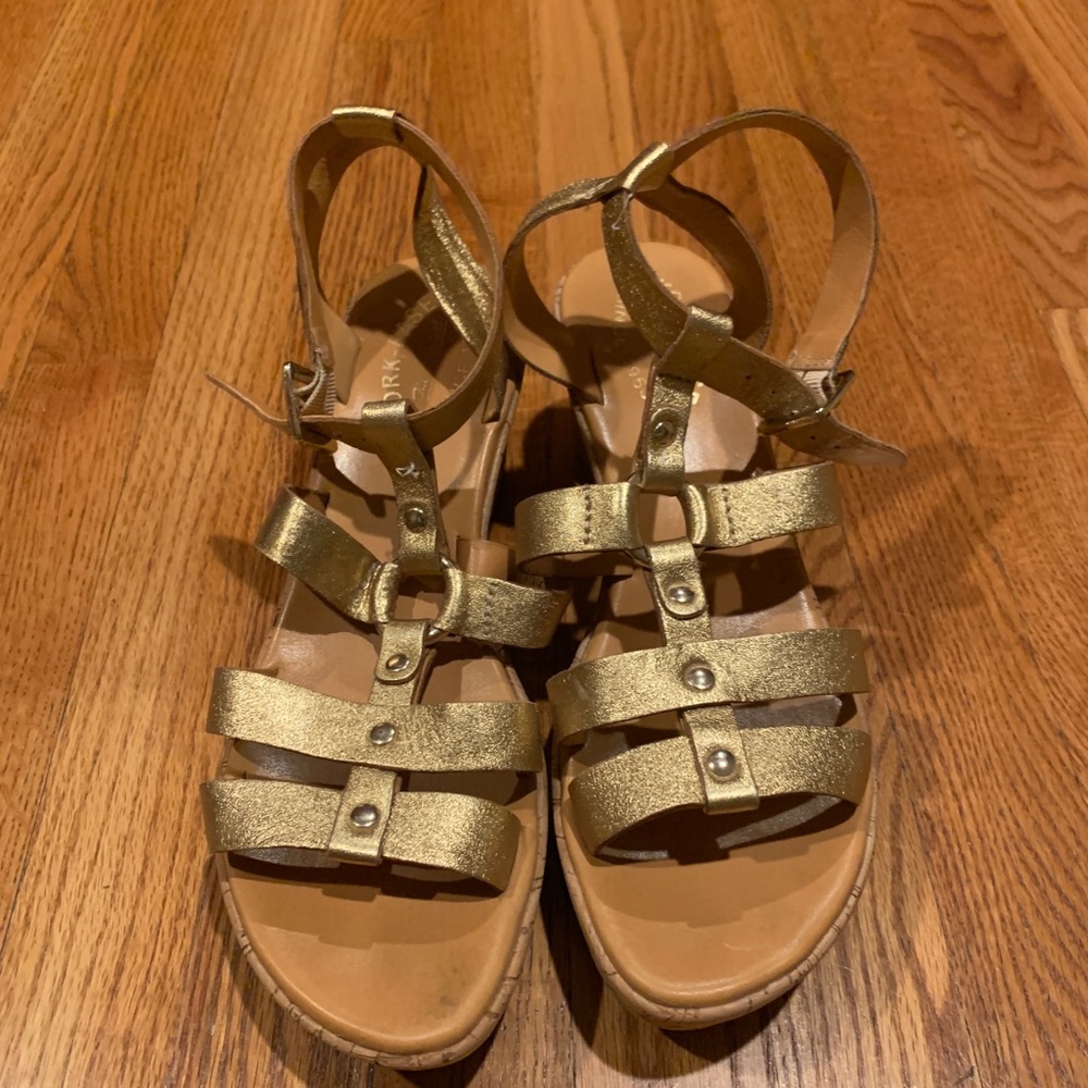 Platform sandals